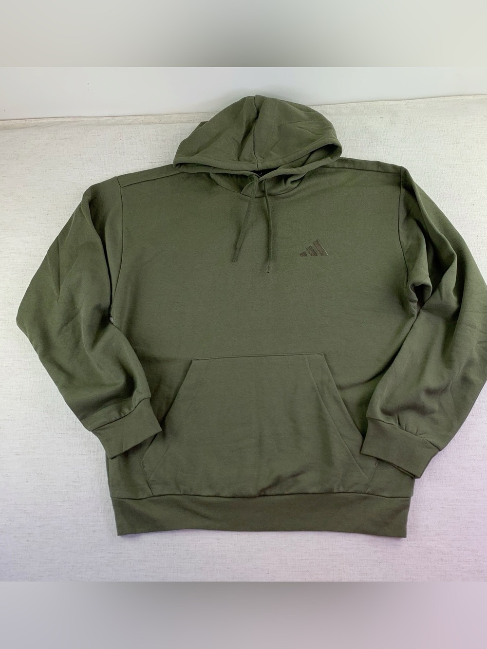 Adidas New Men's long sleeve pullover hoodie olive green size M embroidered logo